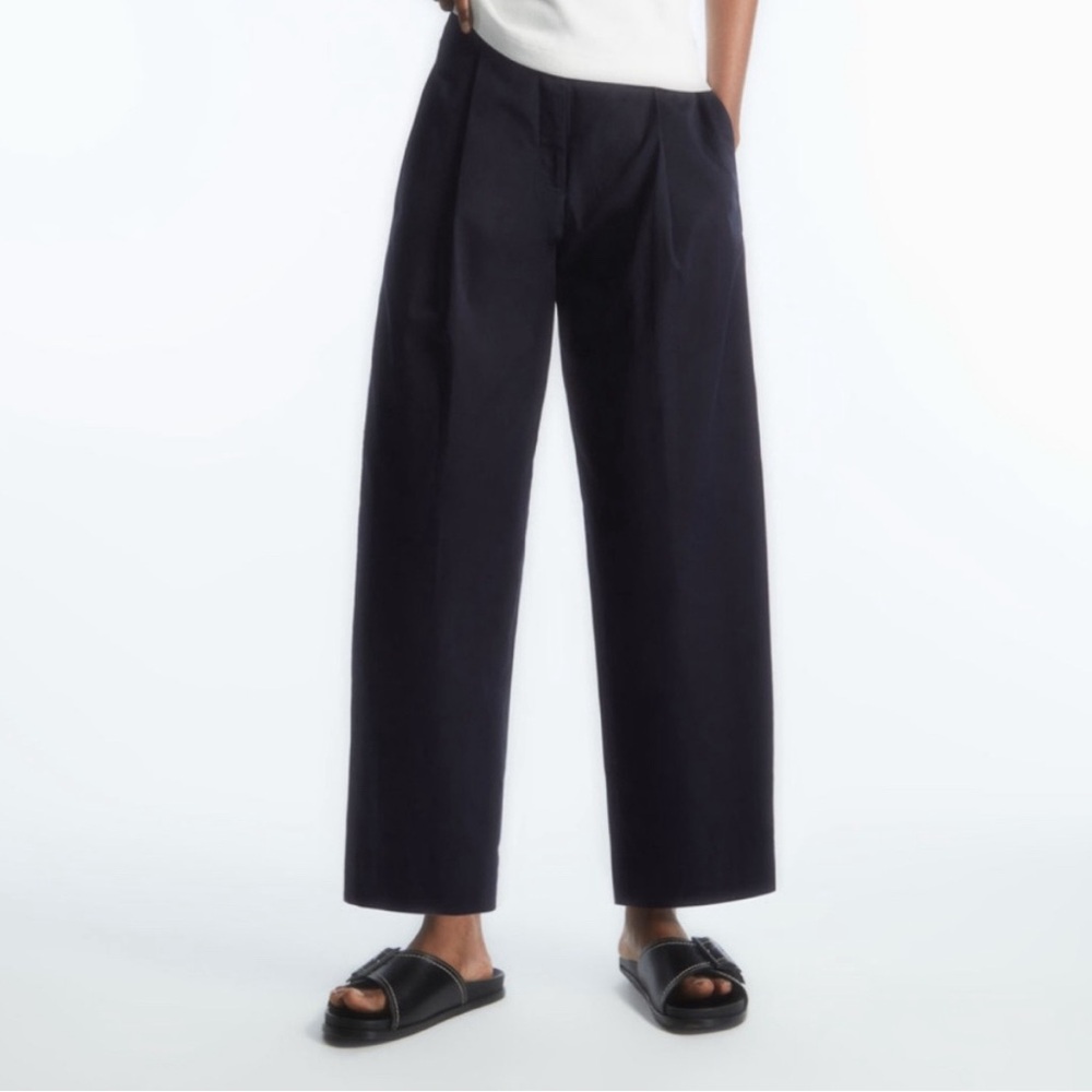 COS Pleated Barrel Leg Pant Size 2 NWOT